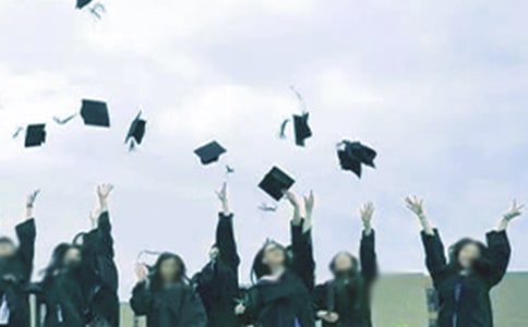 大学毕业祝福语简短八个字句子摘录